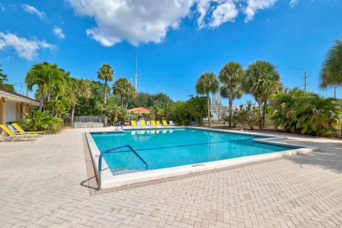 Condo in Lauderhill, Florida, 2 bedrooms № 2245385 - photo 29