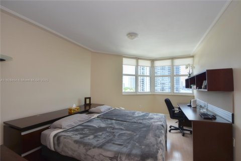 Condominio en venta en Aventura, Florida, 4 dormitorios, 332.13 m2 № 1981635 - foto 12