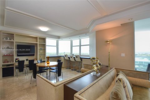 Condominio en venta en Aventura, Florida, 4 dormitorios, 332.13 m2 № 1981635 - foto 23