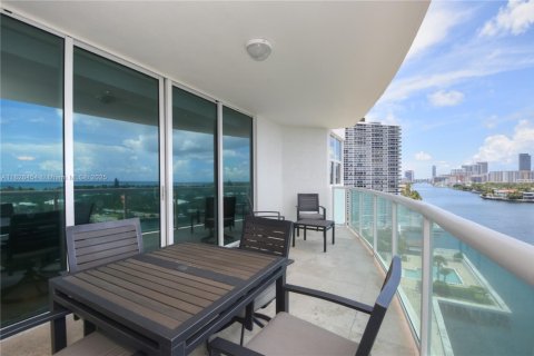 Condominio en venta en Aventura, Florida, 4 dormitorios, 332.13 m2 № 1981635 - foto 20