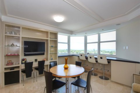 Condominio en venta en Aventura, Florida, 4 dormitorios, 332.13 m2 № 1981635 - foto 24