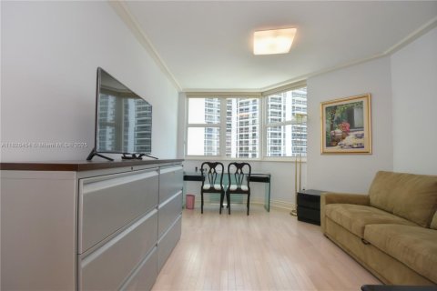 Condominio en venta en Aventura, Florida, 4 dormitorios, 332.13 m2 № 1981635 - foto 14