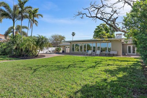 House in Saint Petersburg, Florida 3 bedrooms, 257.71 sq.m. № 1602433 - photo 30