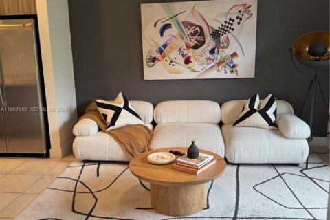 Condominio en venta en Doral, Florida, 2 dormitorios, 89.46 m2 № 2029734 - foto 2