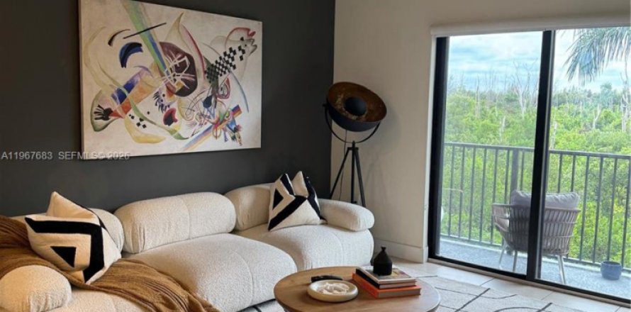 Condominio en Doral, Florida, 2 dormitorios № 2029734