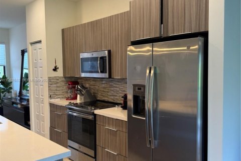 Condominio en venta en Doral, Florida, 2 dormitorios, 89.46 m2 № 2029734 - foto 6