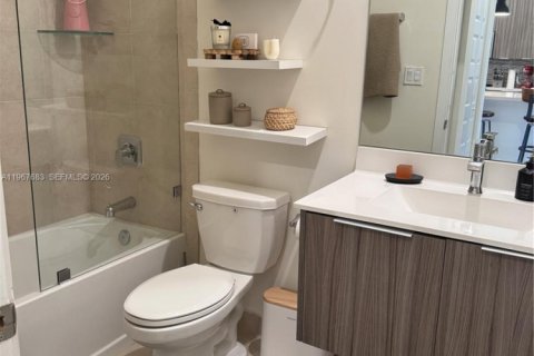 Condominio en venta en Doral, Florida, 2 dormitorios, 89.46 m2 № 2029734 - foto 19