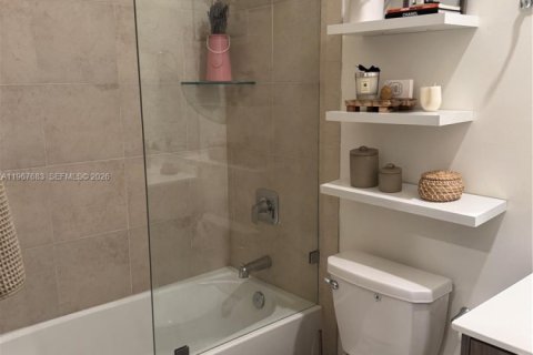 Condominio en venta en Doral, Florida, 2 dormitorios, 89.46 m2 № 2029734 - foto 20