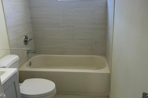 Купить коммерческую недвижимость в Халландейл-Бич, Флорида 159.42м2, № 1731043 - фото 28