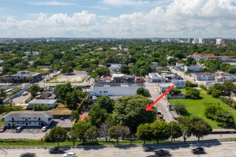 Immobilier commercial à vendre à Miami, Floride: 112.78 m2 № 2059698 - photo 4