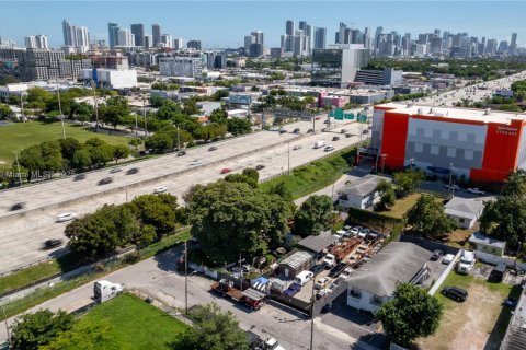Immobilier commercial à vendre à Miami, Floride: 112.78 m2 № 2059698 - photo 5
