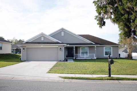 House in Ocala, Florida 4 bedrooms, 157.84 sq.m. № 2259020