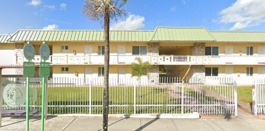 Condo in Miami Gardens, Florida, 1 bedroom № 1689075