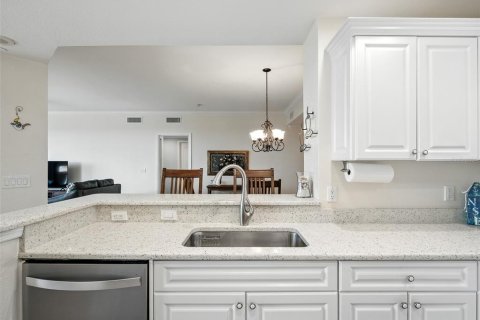 Condo in New Smyrna Beach, Florida, 3 bedrooms  № 1909567 - photo 8