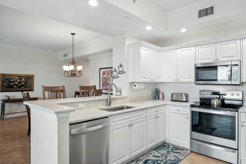 Condo in New Smyrna Beach, Florida, 3 bedrooms  № 1909567 - photo 6