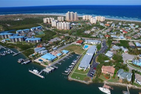 Condo in New Smyrna Beach, Florida, 3 bedrooms  № 1909567 - photo 1