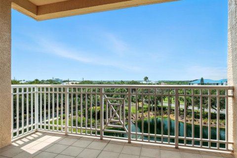 Condo in New Smyrna Beach, Florida, 3 bedrooms  № 1909567 - photo 4