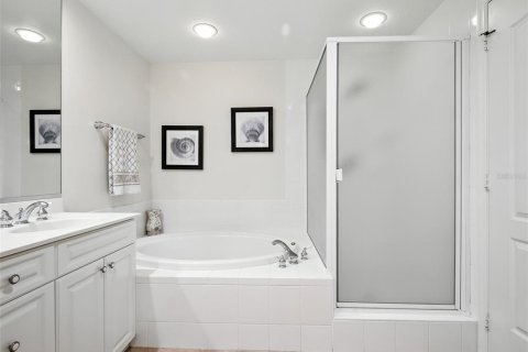 Condo in New Smyrna Beach, Florida, 3 bedrooms  № 1909567 - photo 21