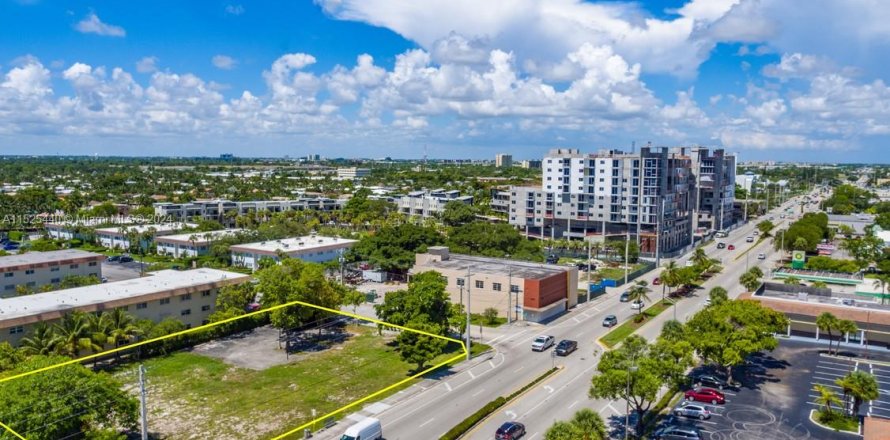 Commercial property in Pompano Beach, Florida № 1763718