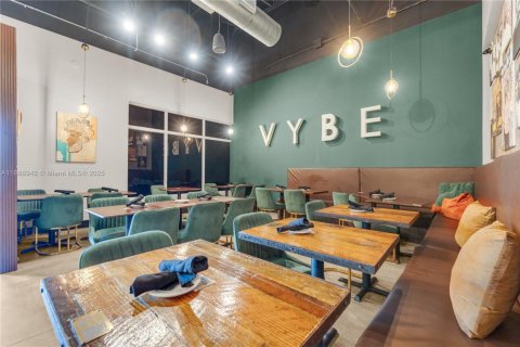 Propiedad comercial en venta en Coral Springs, Florida № 1941072 - foto 24