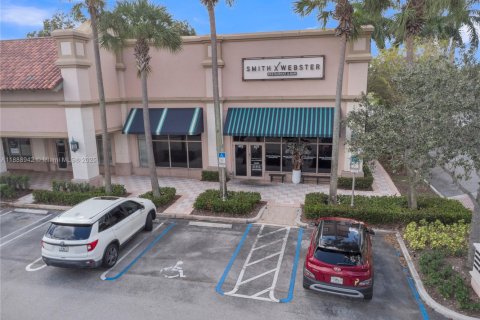 Propiedad comercial en venta en Coral Springs, Florida № 1941072 - foto 5