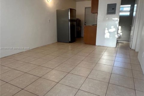 Apartment in Fort Lauderdale, Florida 2 bedrooms, 69.68 sq.m. № 2008177 - photo 5