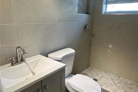 Apartment in Fort Lauderdale, Florida 2 bedrooms, 69.68 sq.m. № 2008177 - photo 3