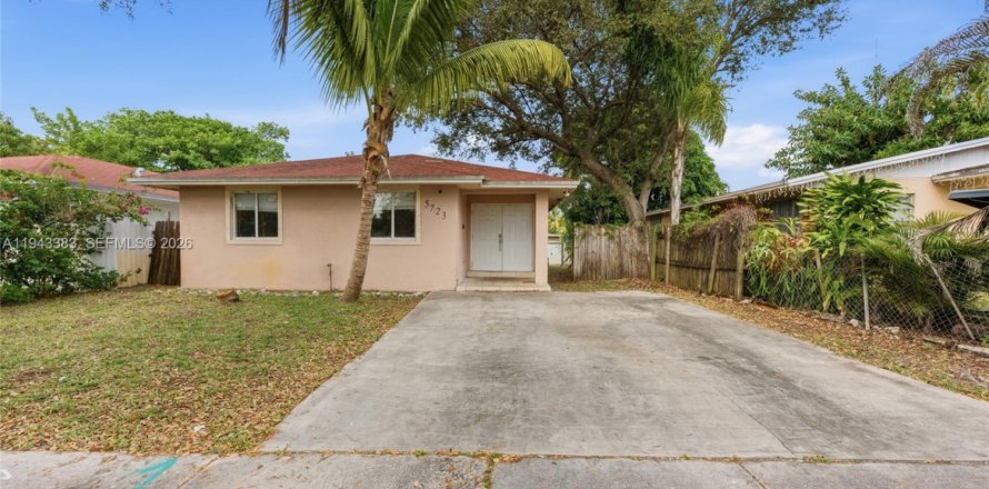 Casa en West Park, Florida 4 dormitorios, 131.92 m2 № 2000652