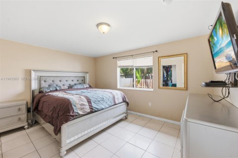 Casa en venta en West Park, Florida, 4 dormitorios, 131.92 m2 № 2000652 - foto 13