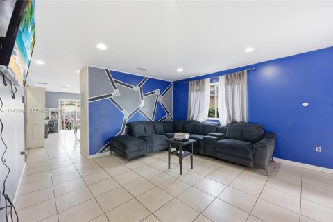 Casa en venta en West Park, Florida, 4 dormitorios, 131.92 m2 № 2000652 - foto 4