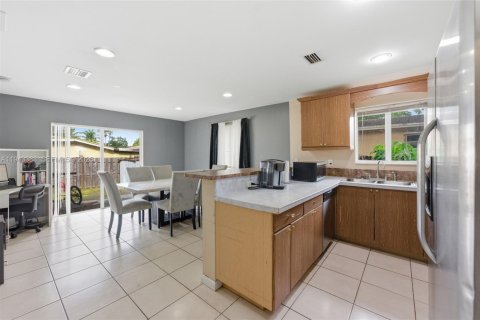 Casa en venta en West Park, Florida, 4 dormitorios, 131.92 m2 № 2000652 - foto 6