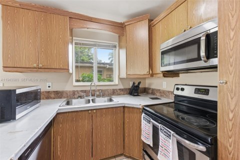 Casa en venta en West Park, Florida, 4 dormitorios, 131.92 m2 № 2000652 - foto 9