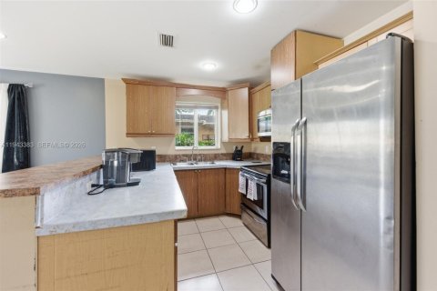 Casa en venta en West Park, Florida, 4 dormitorios, 131.92 m2 № 2000652 - foto 7