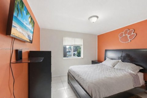 Casa en venta en West Park, Florida, 4 dormitorios, 131.92 m2 № 2000652 - foto 17