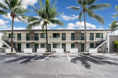 House in Fort Lauderdale, Florida 2 bedrooms, 507.06 sq.m. № 1959112 - photo 9