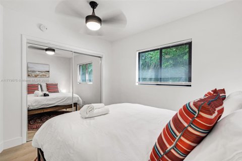 House in Fort Lauderdale, Florida 2 bedrooms, 507.06 sq.m. № 1959112 - photo 5