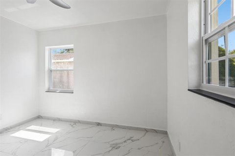 House in Lakeland, Florida 3 bedrooms, 75.81 sq.m. № 1832156 - photo 18