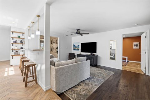 Casa en venta en Tampa, Florida, 3 dormitorios, 135.82 m2 № 2220416 - foto 10