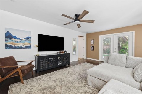 Casa en venta en Tampa, Florida, 3 dormitorios, 135.82 m2 № 2220416 - foto 8