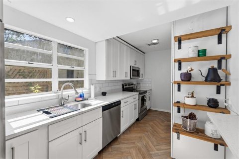 Casa en venta en Tampa, Florida, 3 dormitorios, 135.82 m2 № 2220416 - foto 13