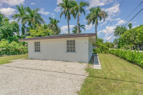House in North Fort Myers, Florida 3 bedrooms, 84.73 sq.m. № 1773082 - photo 28