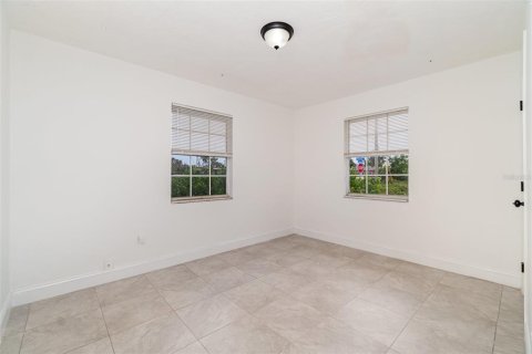House in North Fort Myers, Florida 3 bedrooms, 84.73 sq.m. № 1773082 - photo 15