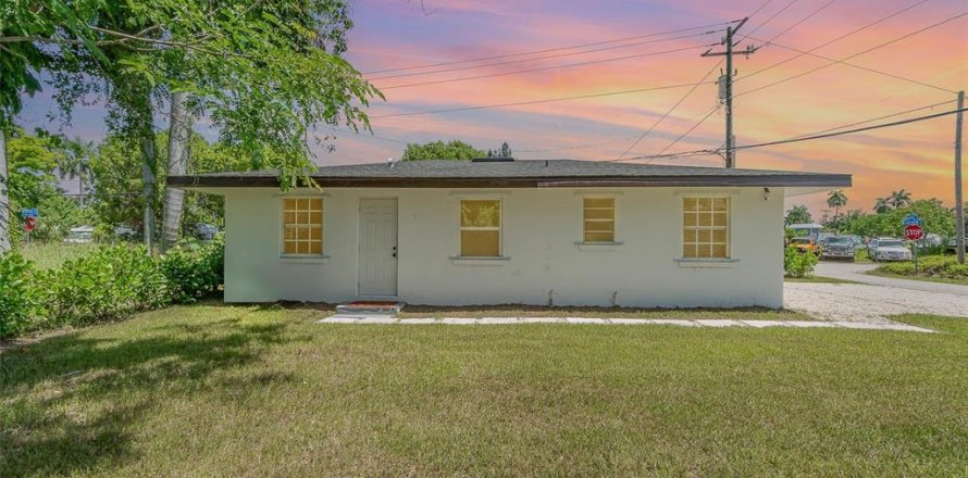 House in North Fort Myers, Florida 3 bedrooms, 84.73 sq.m. № 1773082