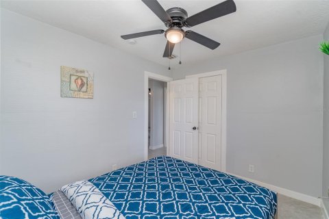 House in North Fort Myers, Florida 3 bedrooms, 84.73 sq.m. № 1773082 - photo 17