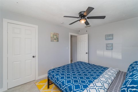 House in North Fort Myers, Florida 3 bedrooms, 84.73 sq.m. № 1773082 - photo 14