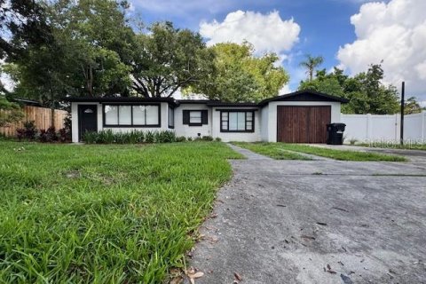House in Orlando, Florida 4 bedrooms, 116.59 sq.m. № 1899271 - photo 25