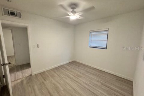 House in Orlando, Florida 4 bedrooms, 116.59 sq.m. № 1899271 - photo 10