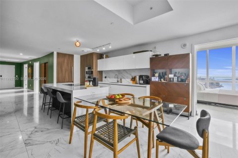 Copropriété à vendre à Miami, Floride: 4 chambres, 203.27 m2 № 2052665 - photo 25