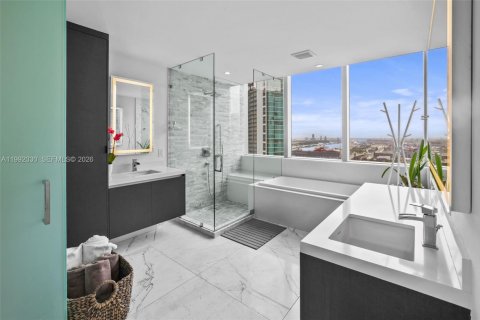Copropriété à vendre à Miami, Floride: 4 chambres, 203.27 m2 № 2052665 - photo 12