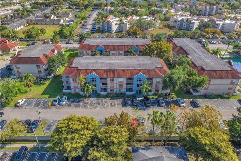 Condo in Hialeah, Florida, 2 bedrooms  № 1713766 - photo 2